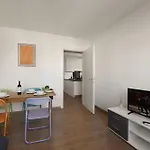 Santi Apartment Few Min From Lake - Happy Rentals
