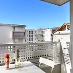 Santi Apartment Few Min From Lake - Happy Rentals